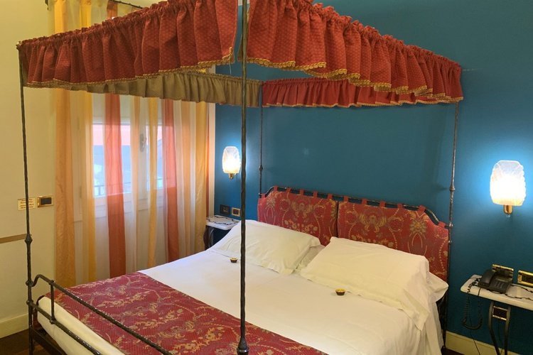 Полулюкс art hotel commercianti болонье Полулюкс art hotel commercianti болонье